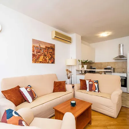 Down Town - One Bedroom With Balcony * Ντουμπρόβνικ