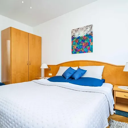 Down Town - One Bedroom With Balcony Apartment *