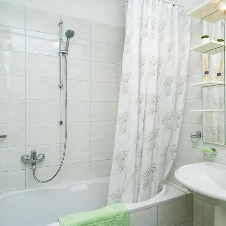 Down Town - One Bedroom With Balcony Apartment *